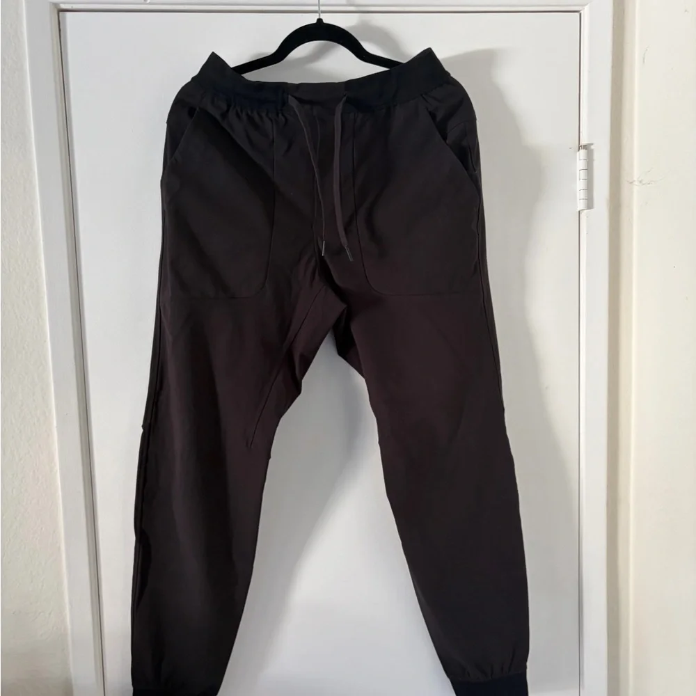 Lululemon ABC Men's Black Jogger Pants - Picture 5 of 7